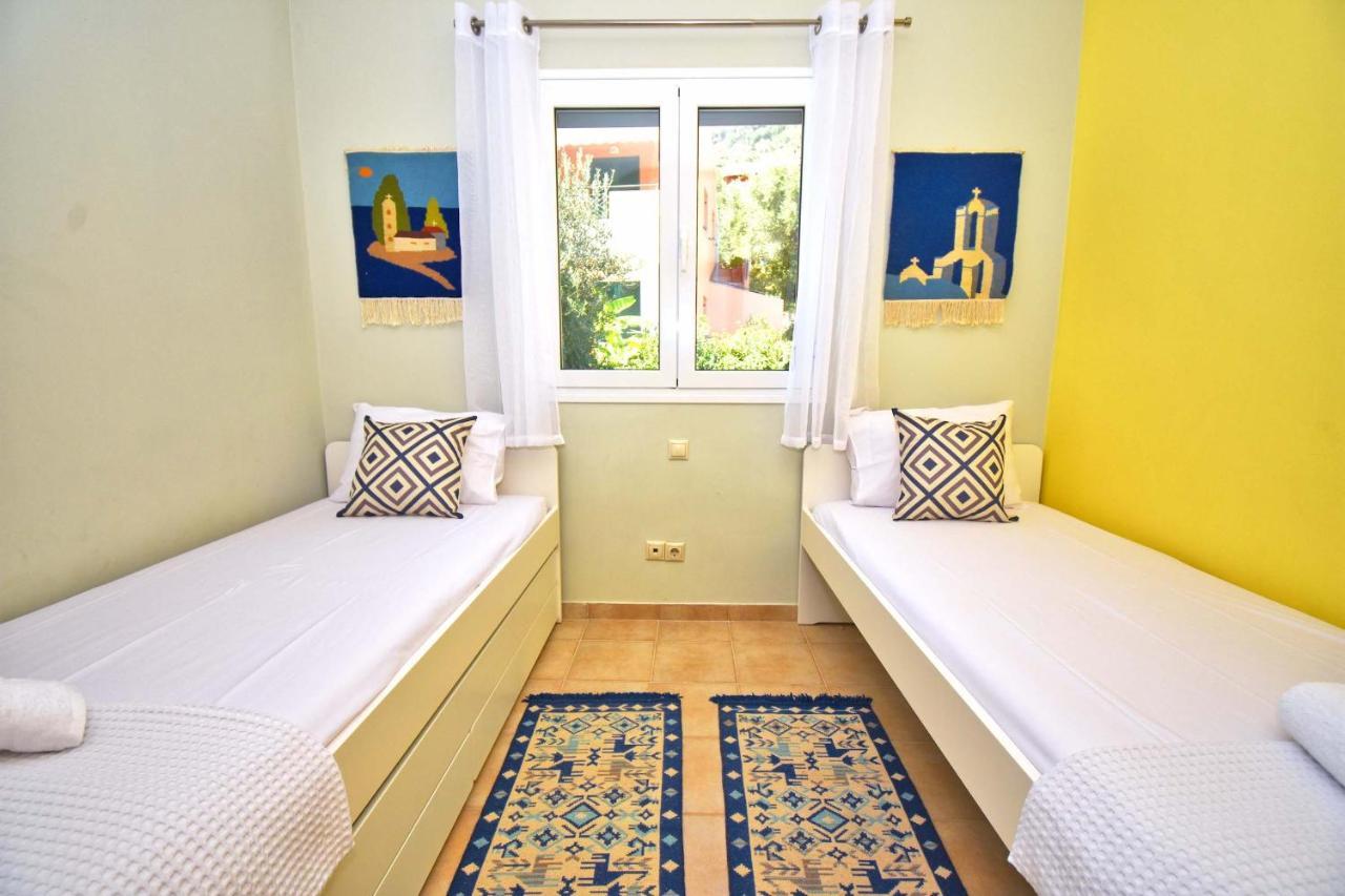 شقة Pebbles And Sea At Barbati With Shared Pool المظهر الخارجي الصورة
